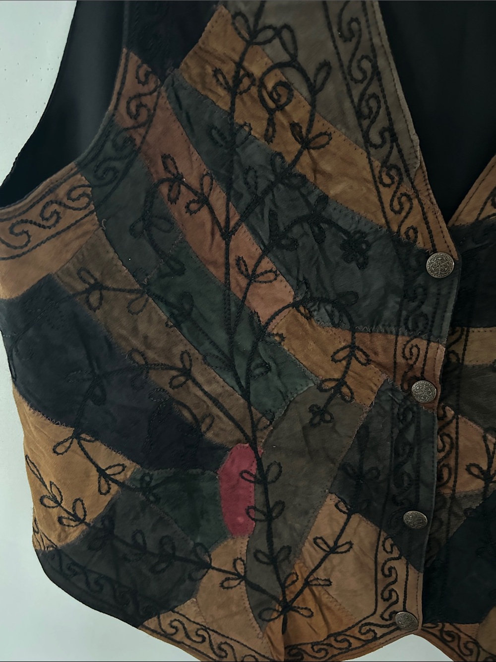 VTG Fashion Bug Patchwork Leather Vest Embroidered Floral Eclectic Grandma Y2K - Picture 13 of 14